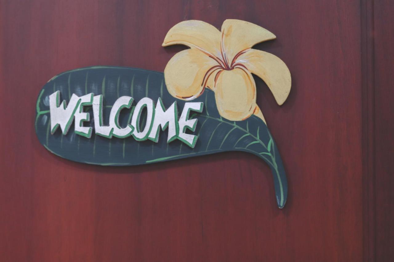Khampiane Hotel Ban Nongdouang Екстериор снимка