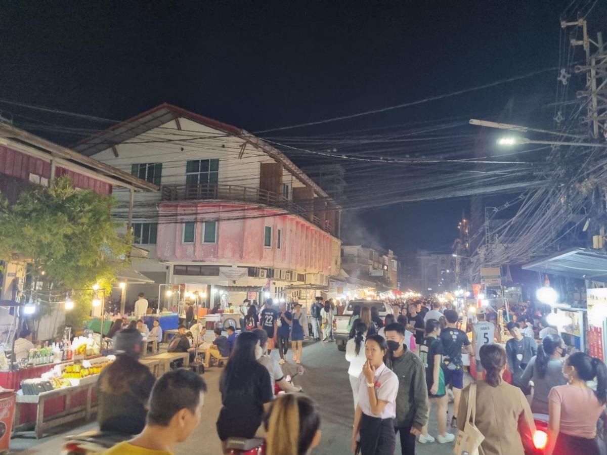 Khampiane Hotel Ban Nongdouang Екстериор снимка
