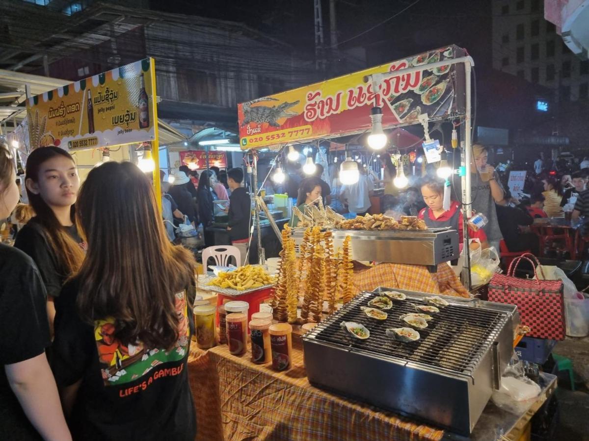 Khampiane Hotel Ban Nongdouang Екстериор снимка